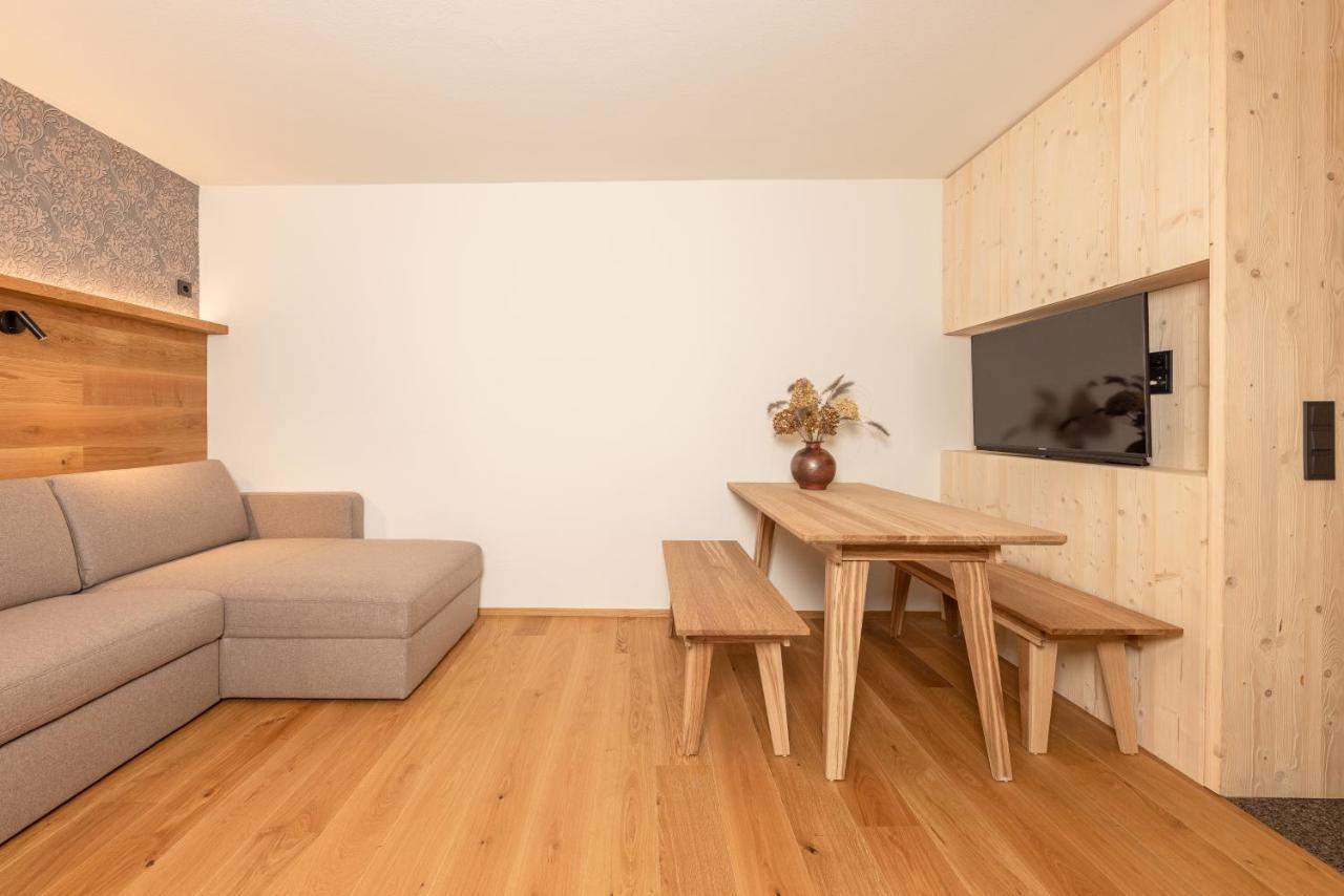 Pension Gulla - Ferienhaus Appartements B&B นอยชติฟ อิม ชตูไปทัล ภายนอก รูปภาพ
