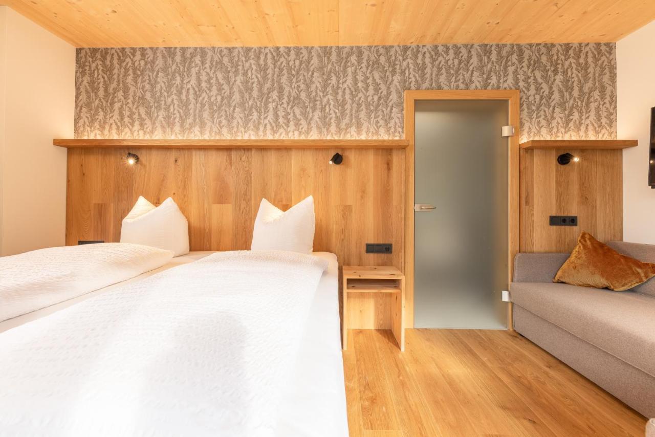 Pension Gulla - Ferienhaus Appartements B&B นอยชติฟ อิม ชตูไปทัล ภายนอก รูปภาพ