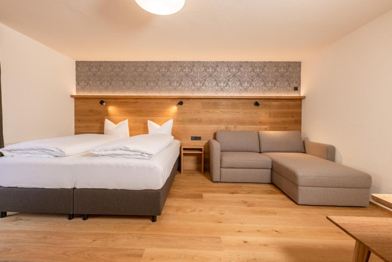Pension Gulla - Ferienhaus Appartements B&B นอยชติฟ อิม ชตูไปทัล ภายนอก รูปภาพ