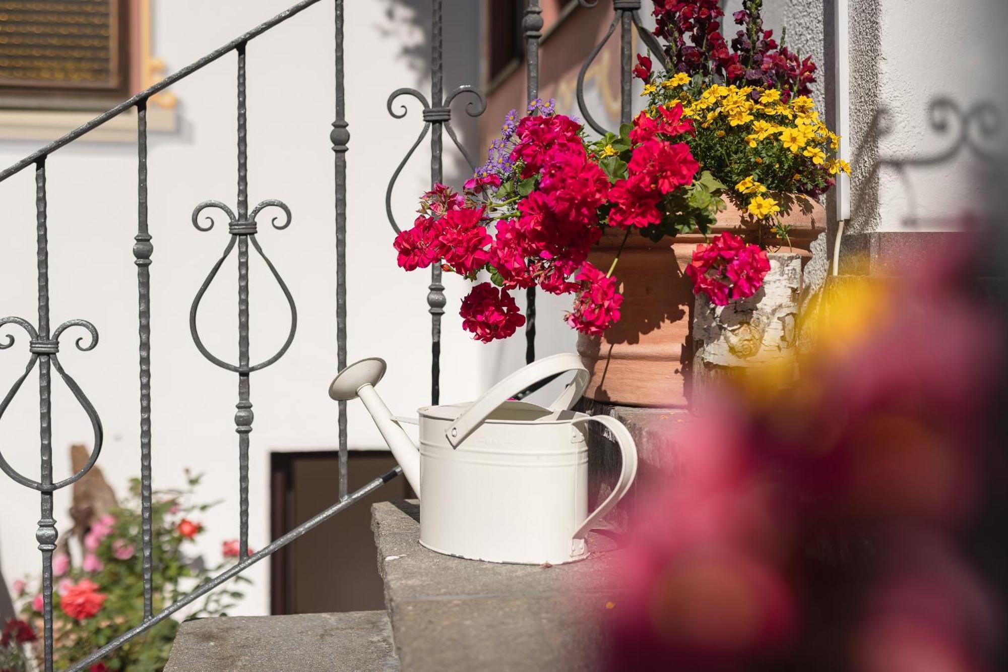 Pension Gulla - Ferienhaus Appartements B&B นอยชติฟ อิม ชตูไปทัล ภายนอก รูปภาพ