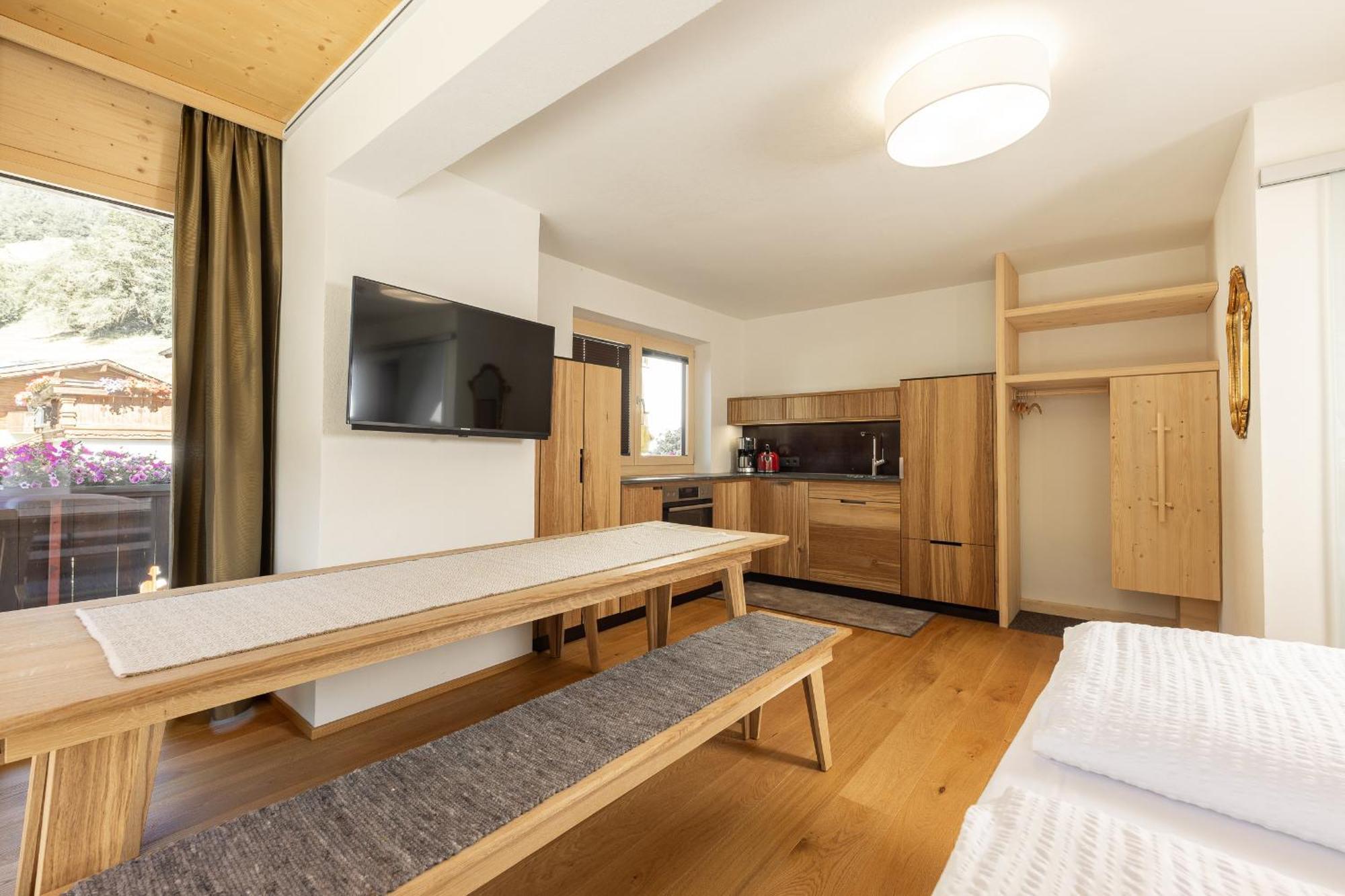 Pension Gulla - Ferienhaus Appartements B&B นอยชติฟ อิม ชตูไปทัล ภายนอก รูปภาพ
